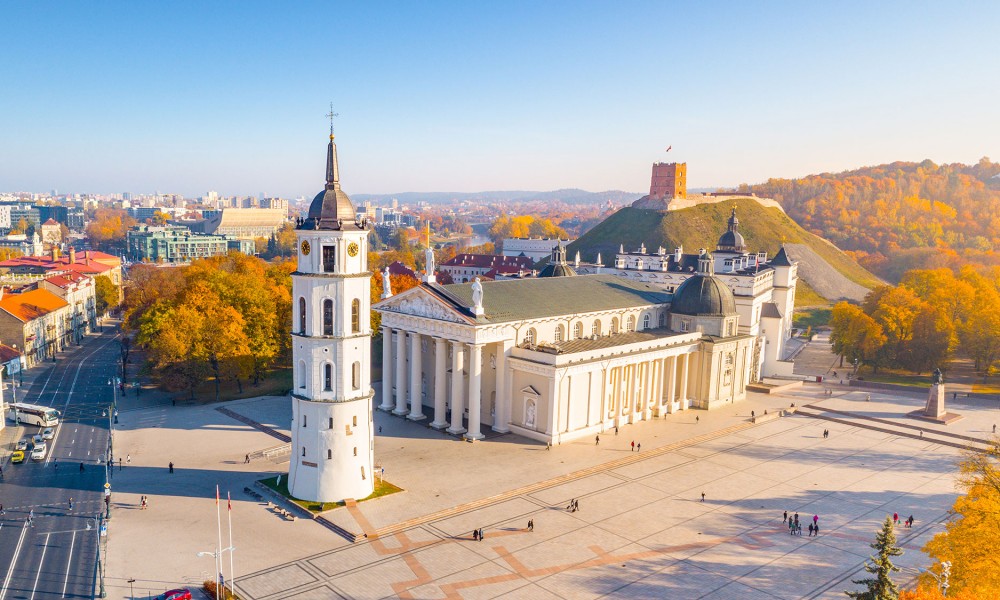 Vilnius Cathedral Square - How to get from Riga to Vilnius