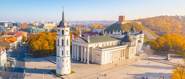 Vilnius Cathedral Square - How to get from Riga to Vilnius