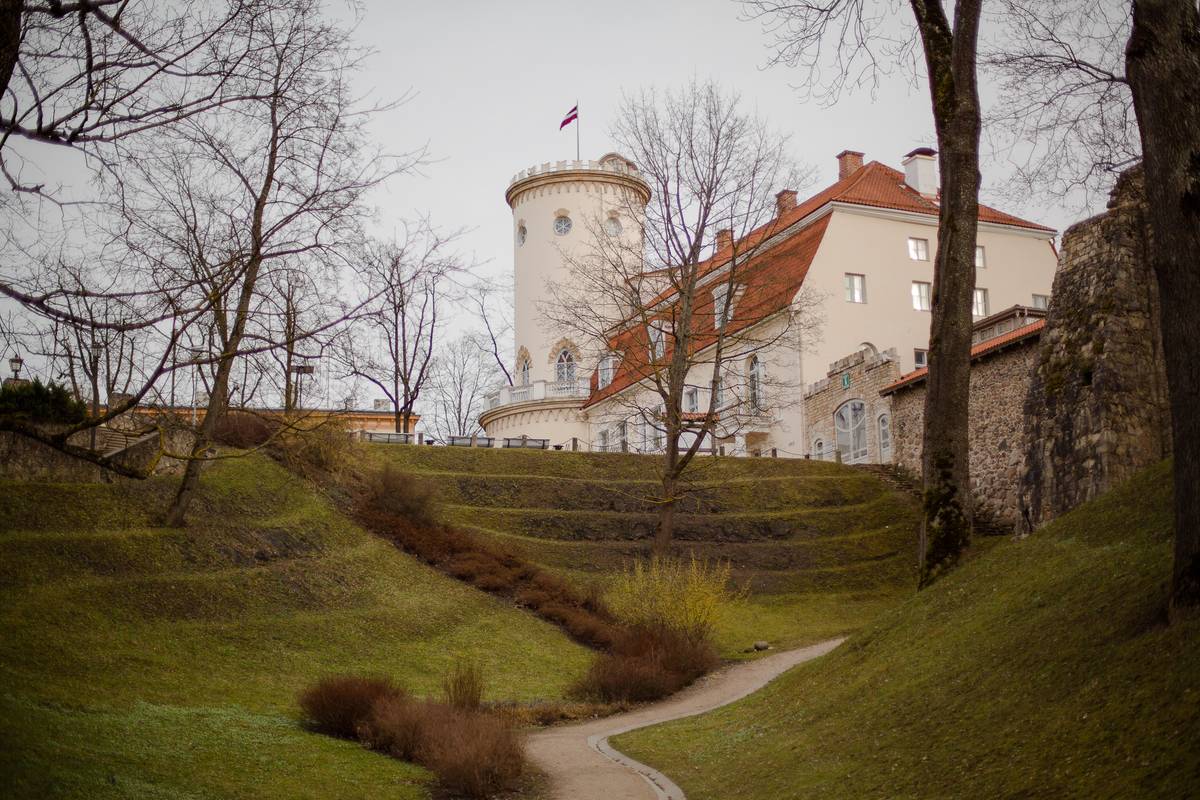 Tallinn → Riga Sightseeing Tour Bus